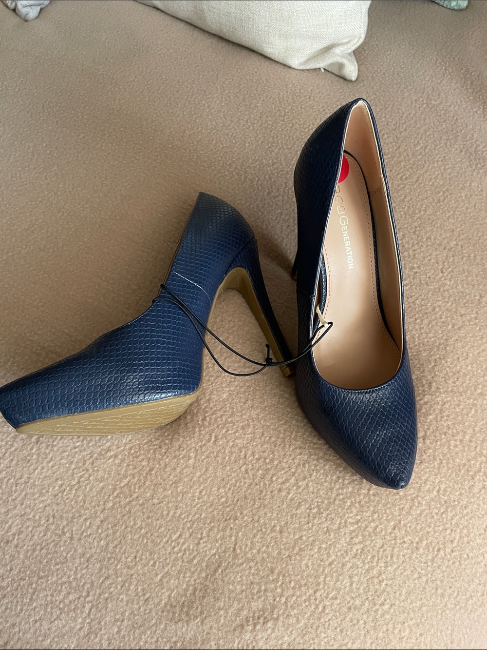 BCBGeneration Blue Heel NWOT